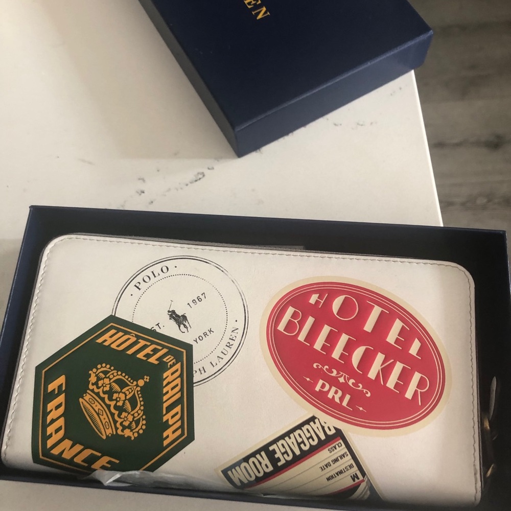 Women’s polo wallet